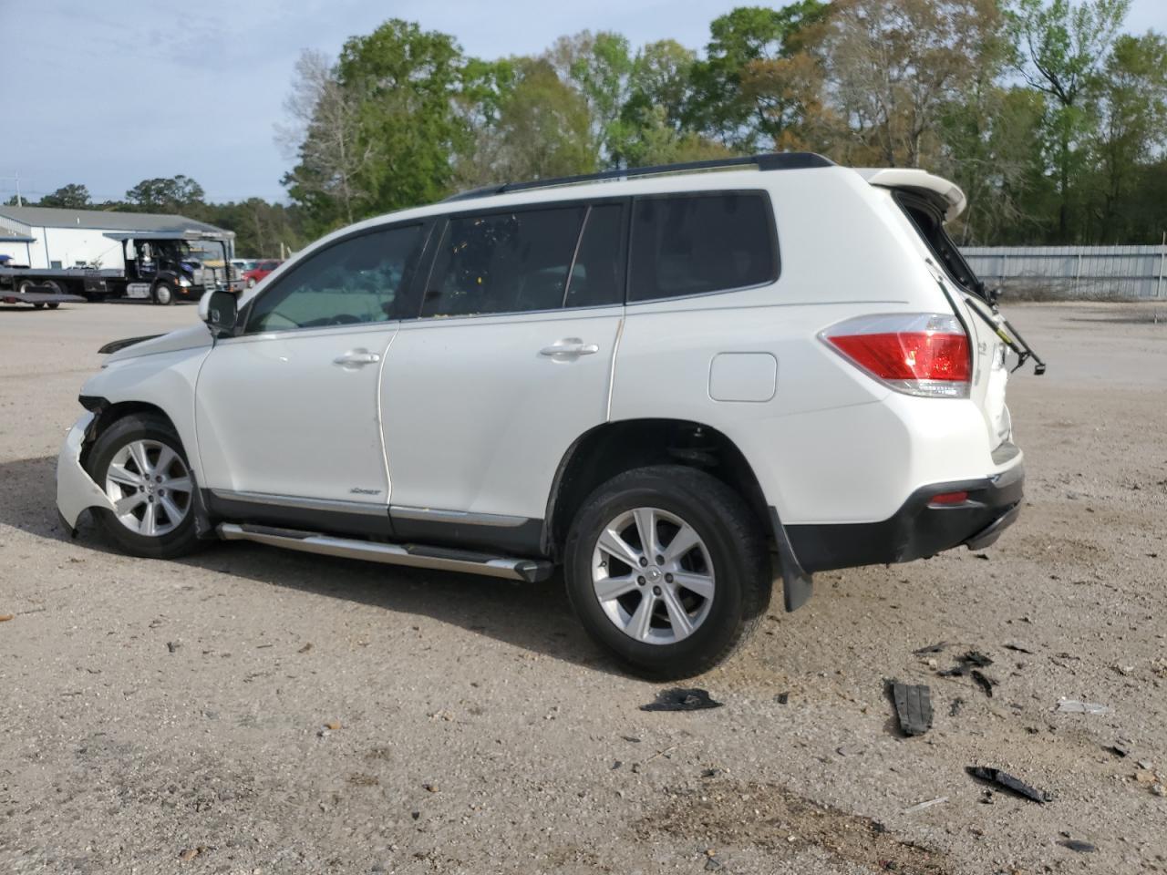 2012 TOYOTA HIGHLANDER - Image 2