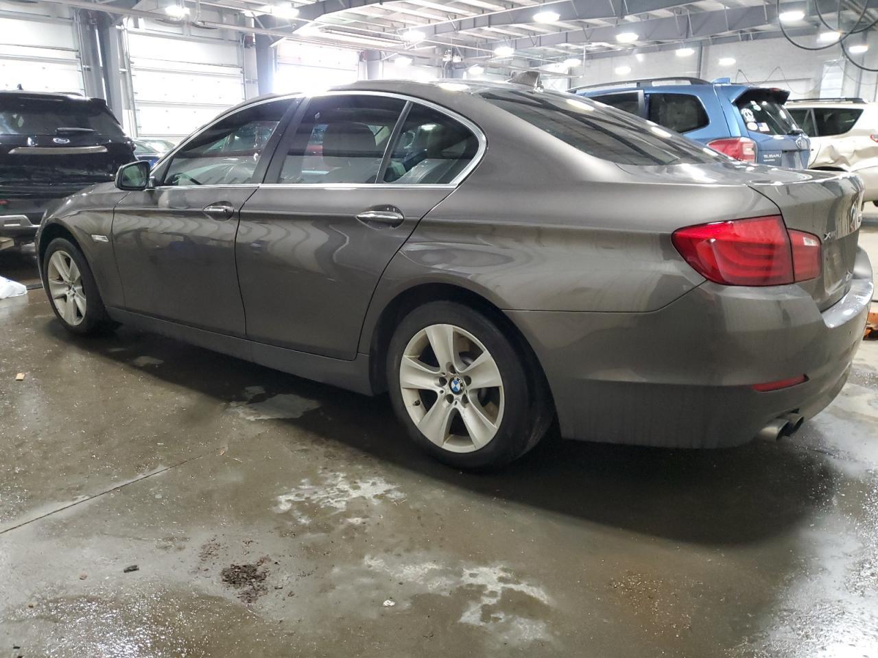 2013 BMW 528 XI - Фото 2