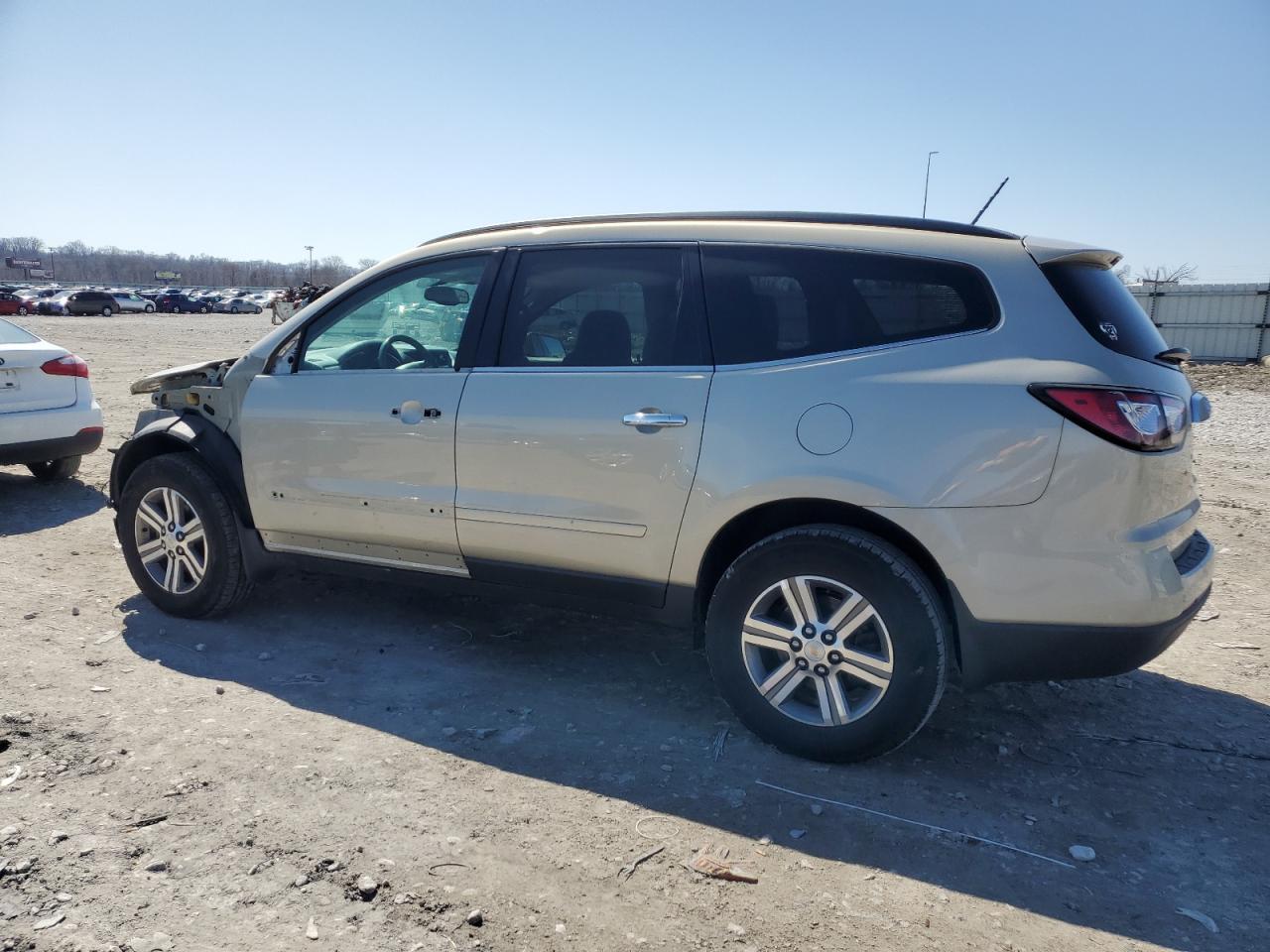 2015 CHEVROLET TRAVERSE L - Image 2