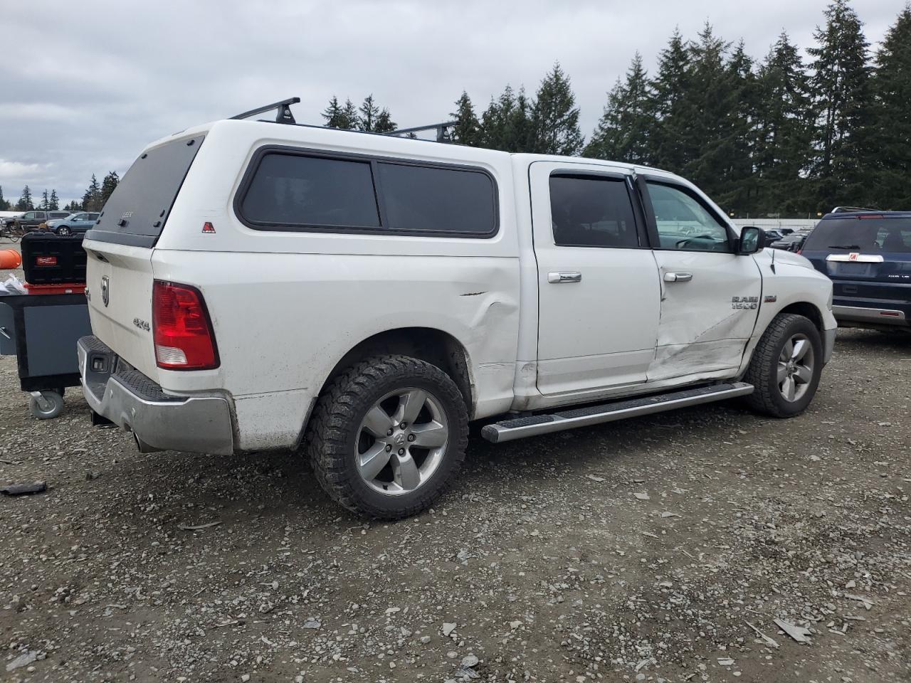2017 RAM 1500 SLT - Image 3