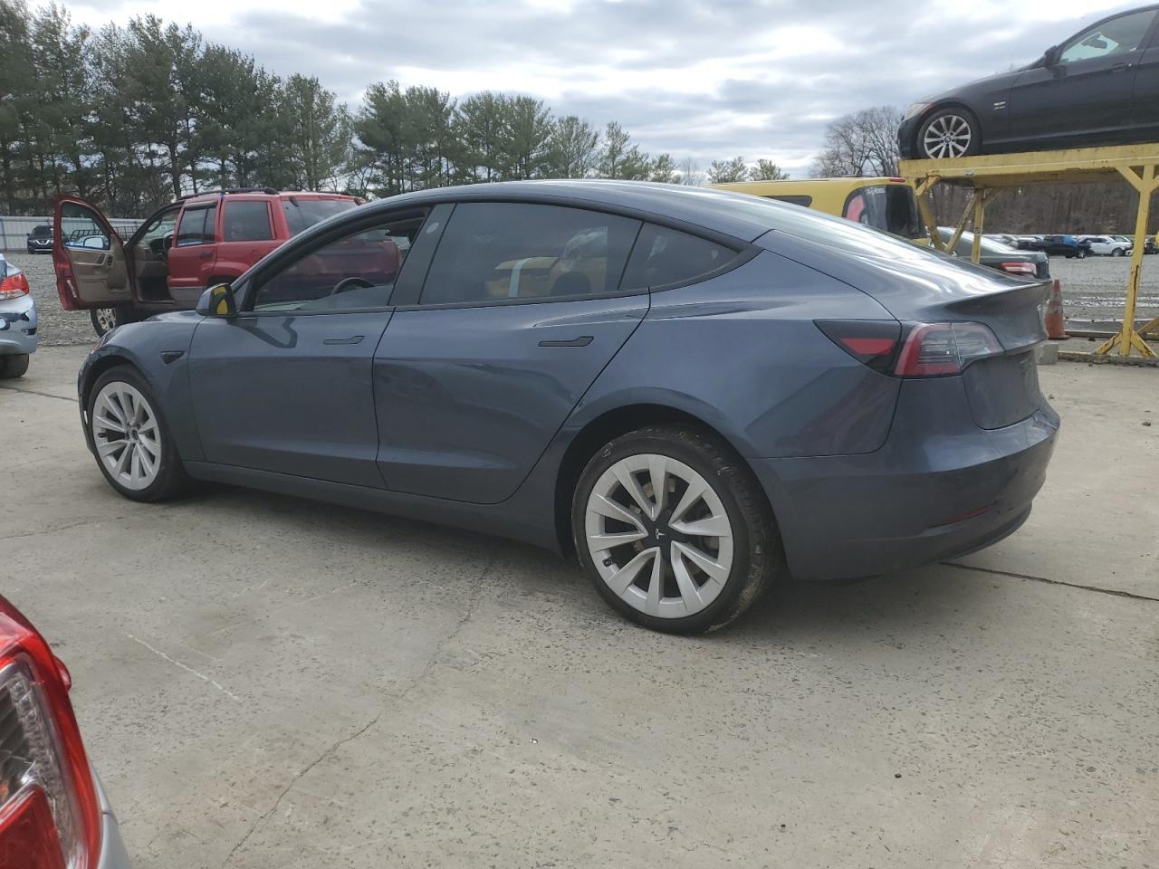 2022 TESLA MODEL 3 - Image 2