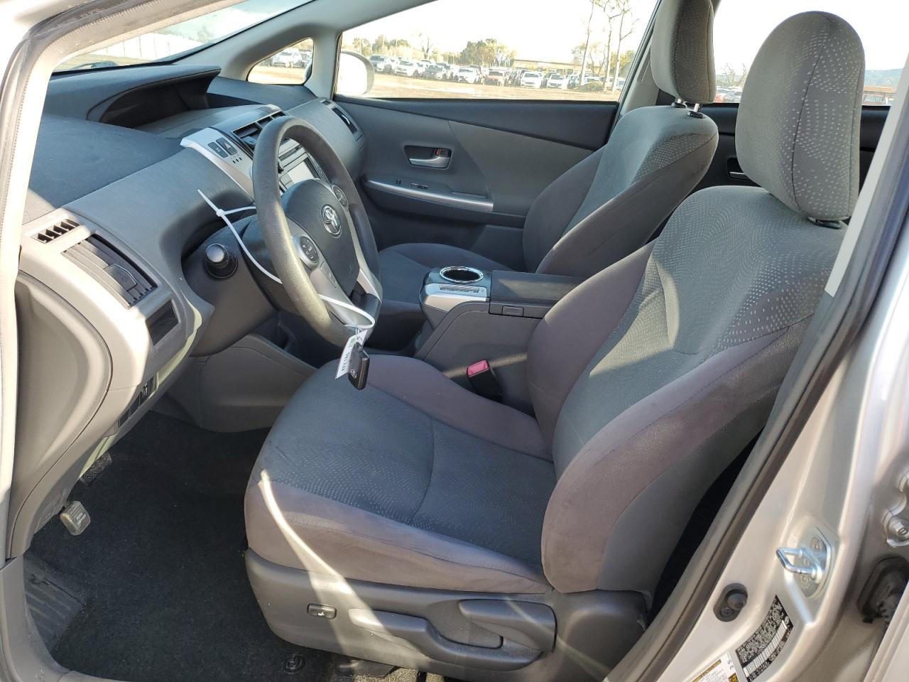 2013 TOYOTA PRIUS V - Image 7