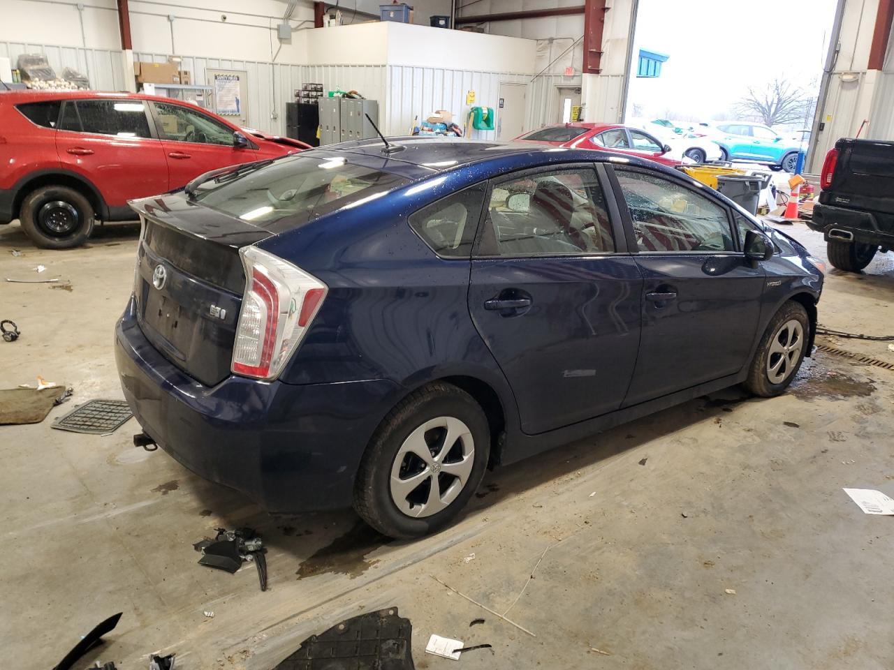 2013 TOYOTA PRIUS - Image 3