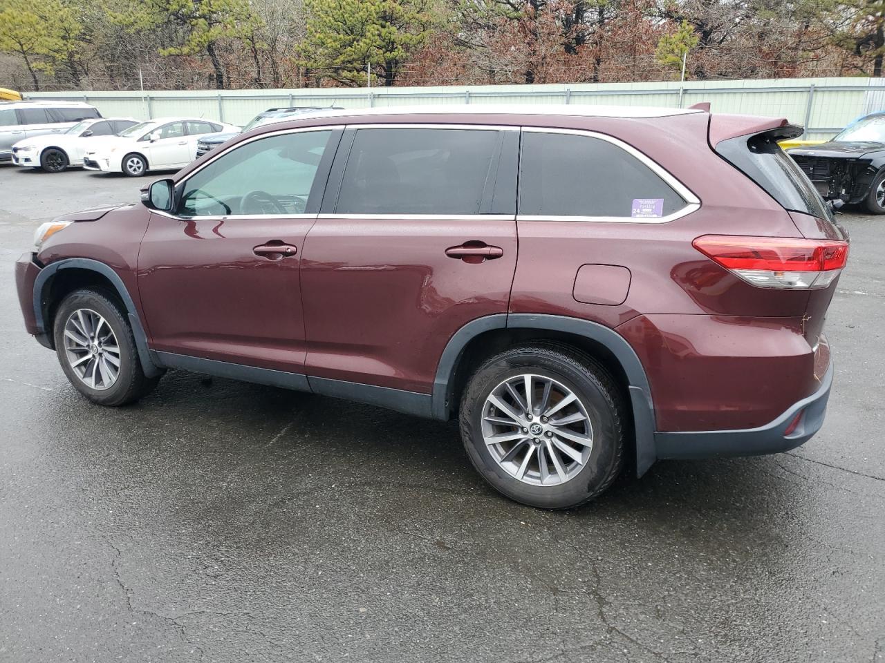2019 TOYOTA HIGHLANDER - Image 2