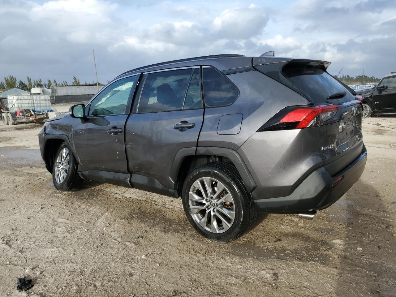2022 TOYOTA RAV4 XLE P - Image 2
