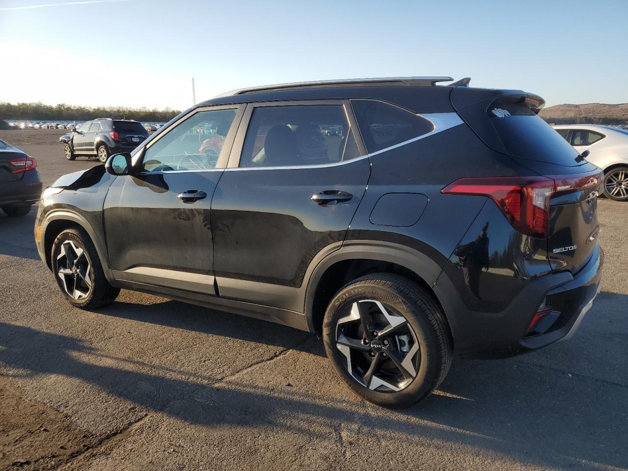 2024 KIA SELTOS EX - Image 2