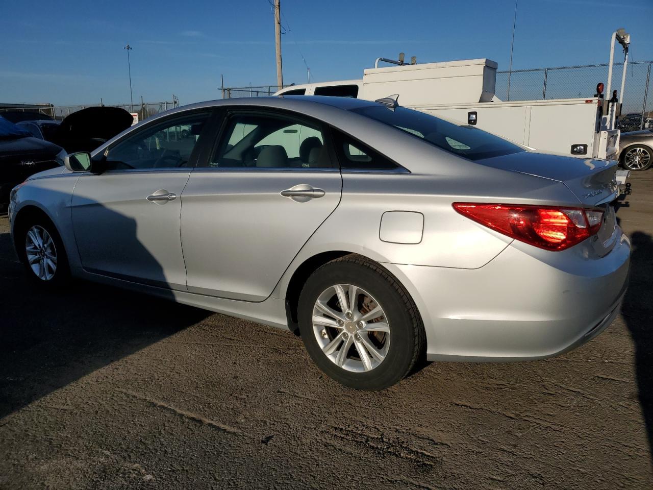 2013 HYUNDAI SONATA GLS - Фото 2