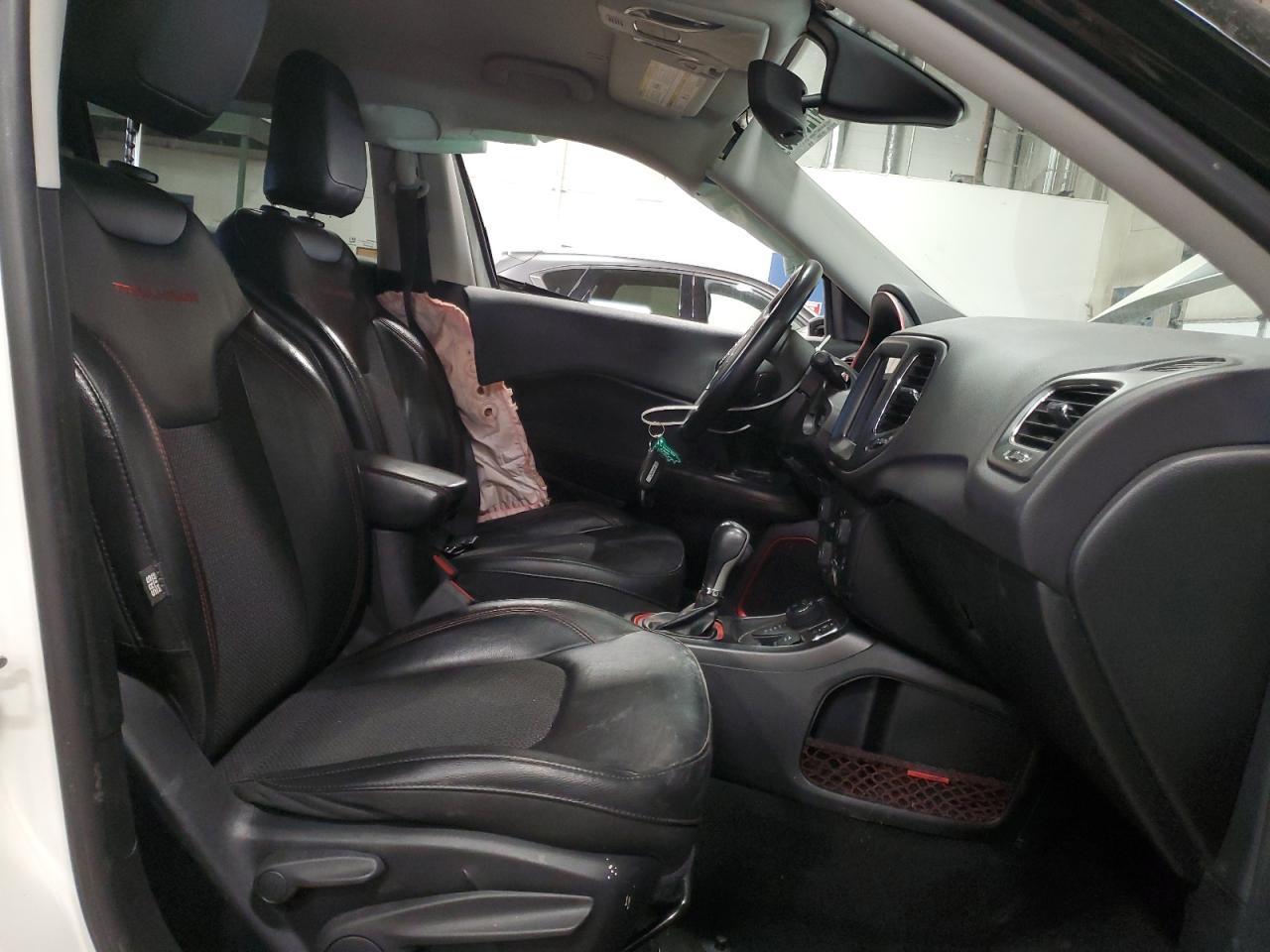 2019 JEEP COMPASS TR - Фото 7