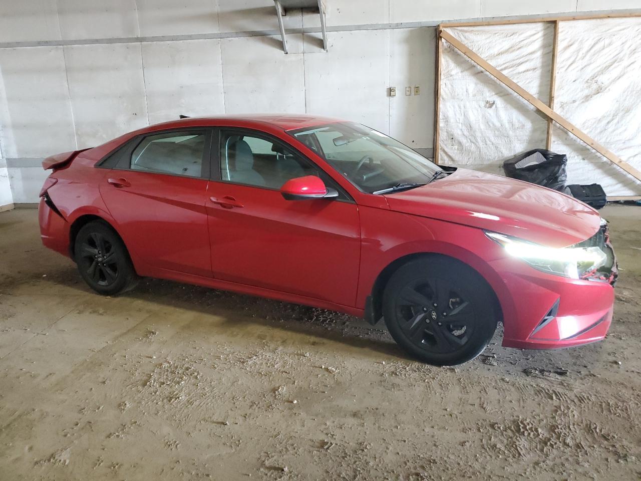 2022 HYUNDAI ELANTRA SE - Фото 4