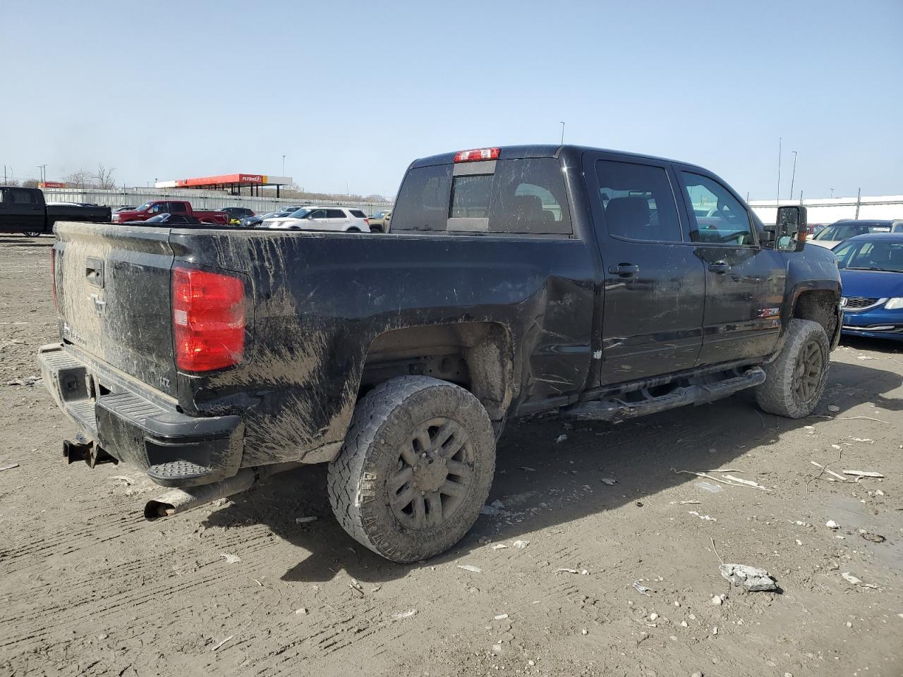 2017 CHEVROLET SILVERADO - Image 3