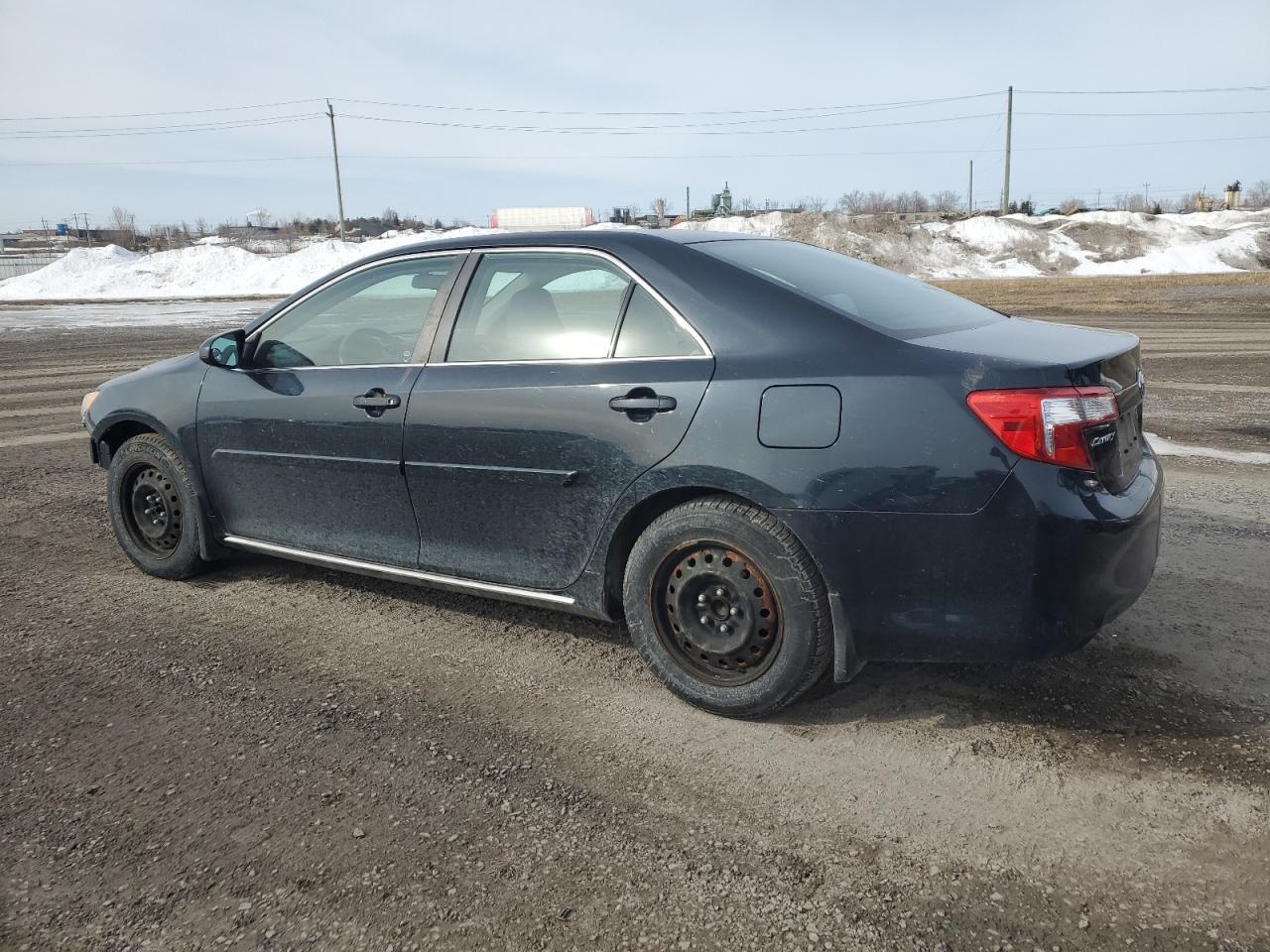 2014 TOYOTA CAMRY L - Фото 2
