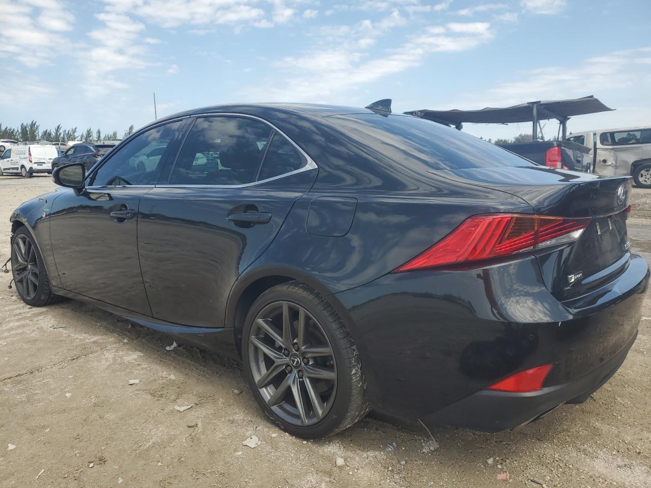 2019 LEXUS IS 300 - Фото 2