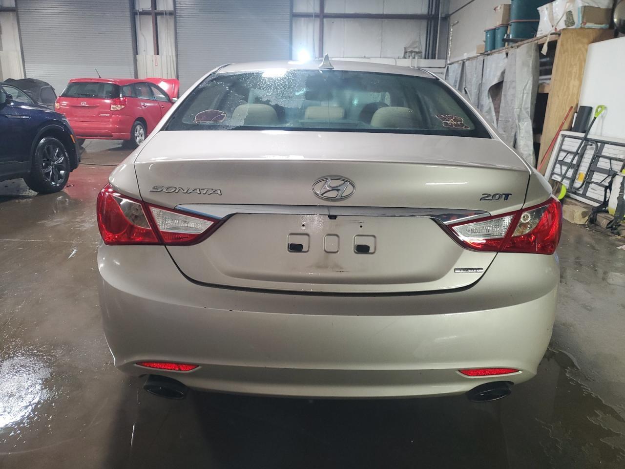 2011 HYUNDAI SONATA SE - Image 6