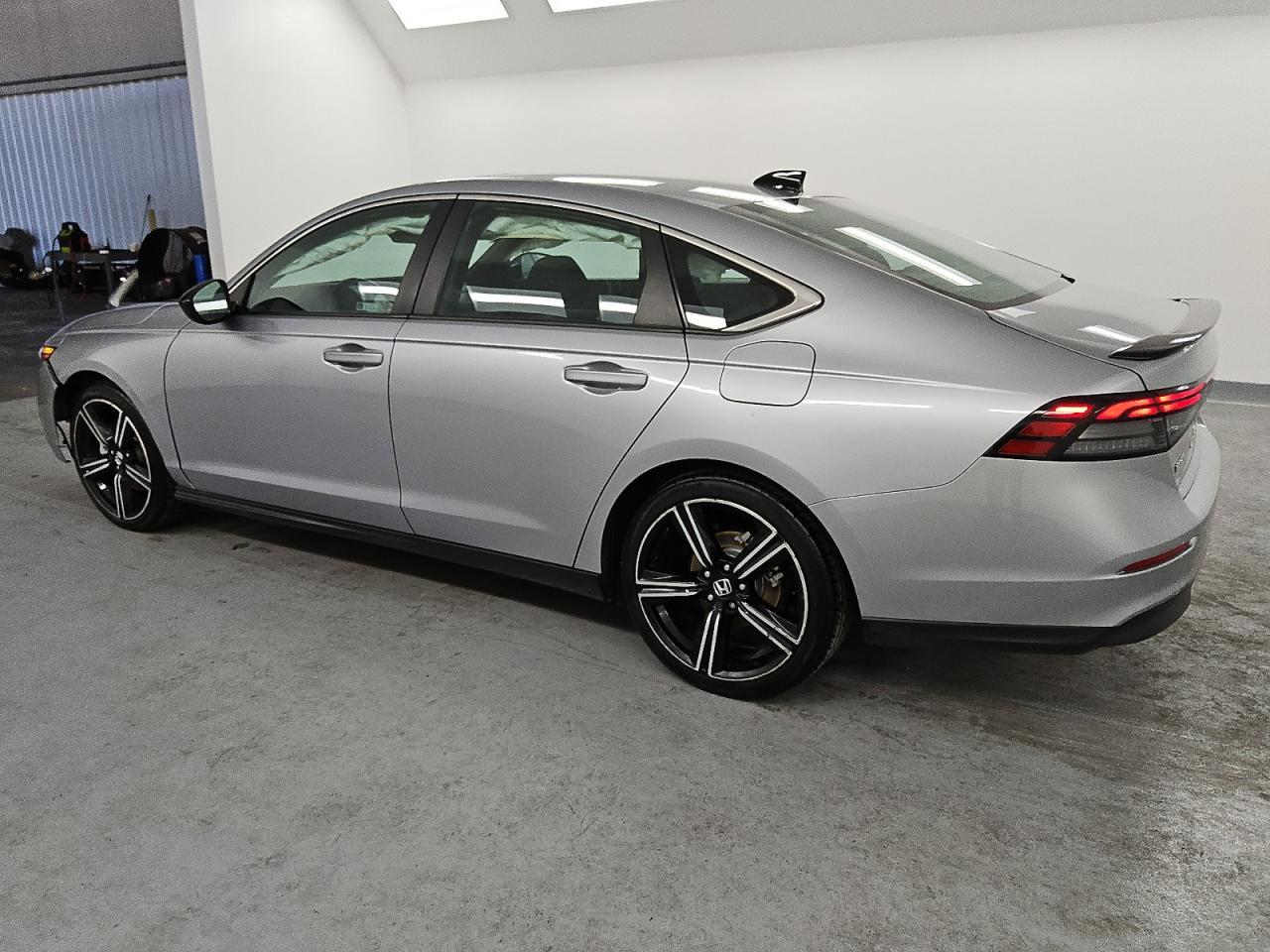 2023 HONDA ACCORD HYB - Image 2