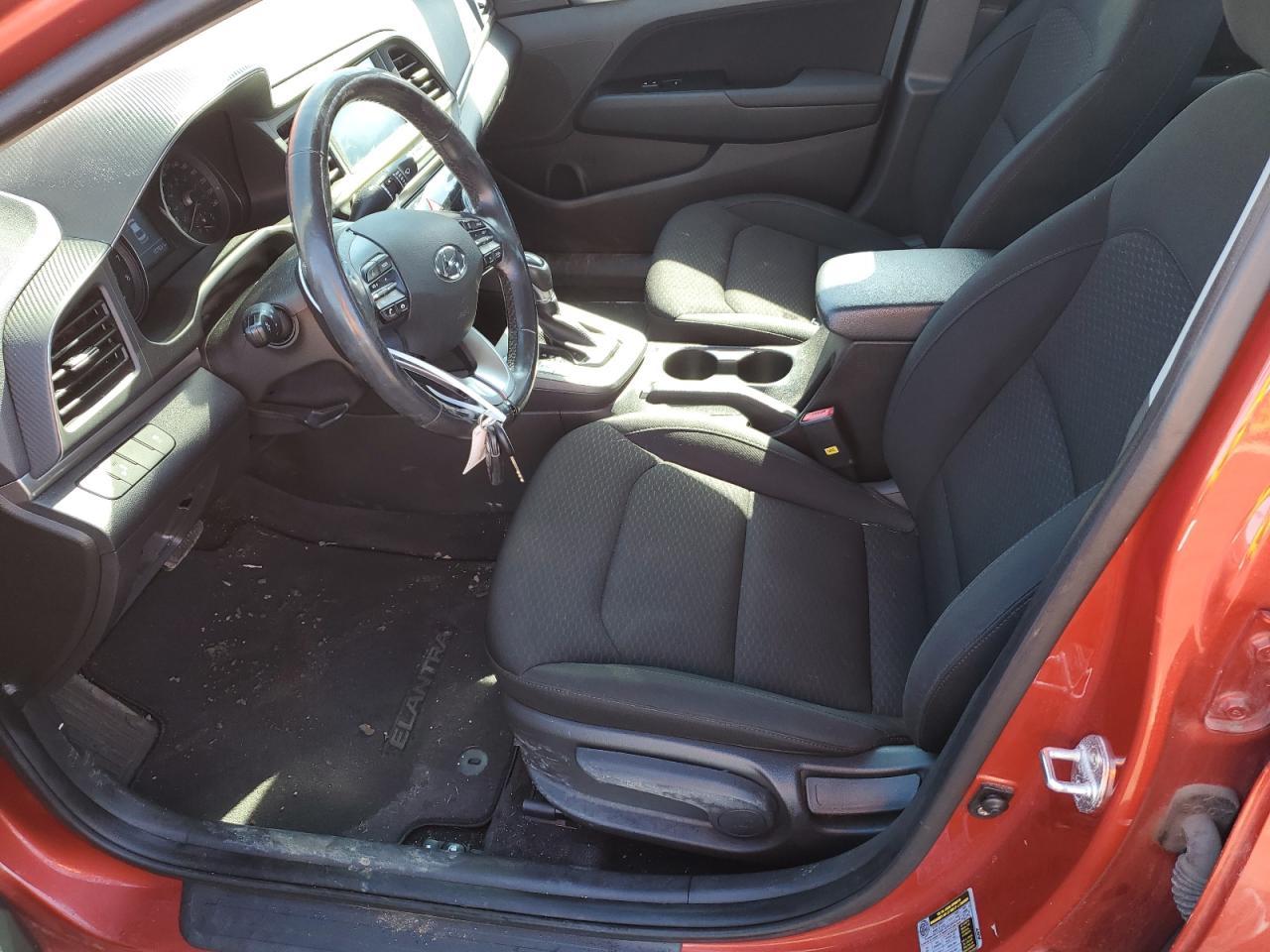 2019 HYUNDAI ELANTRA SE - Фото 7