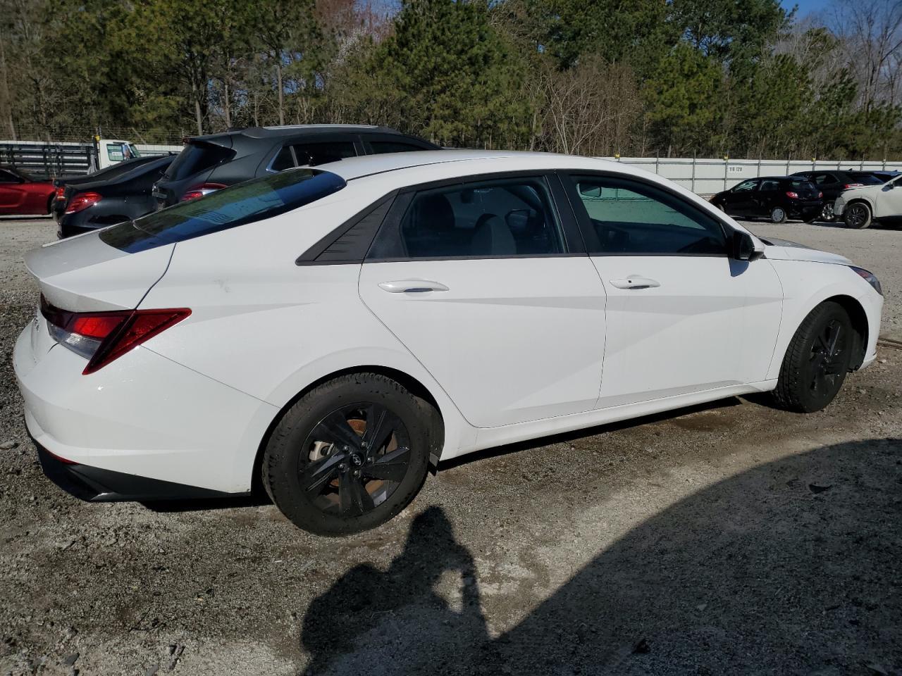 2023 HYUNDAI ELANTRA SE - Фото 3