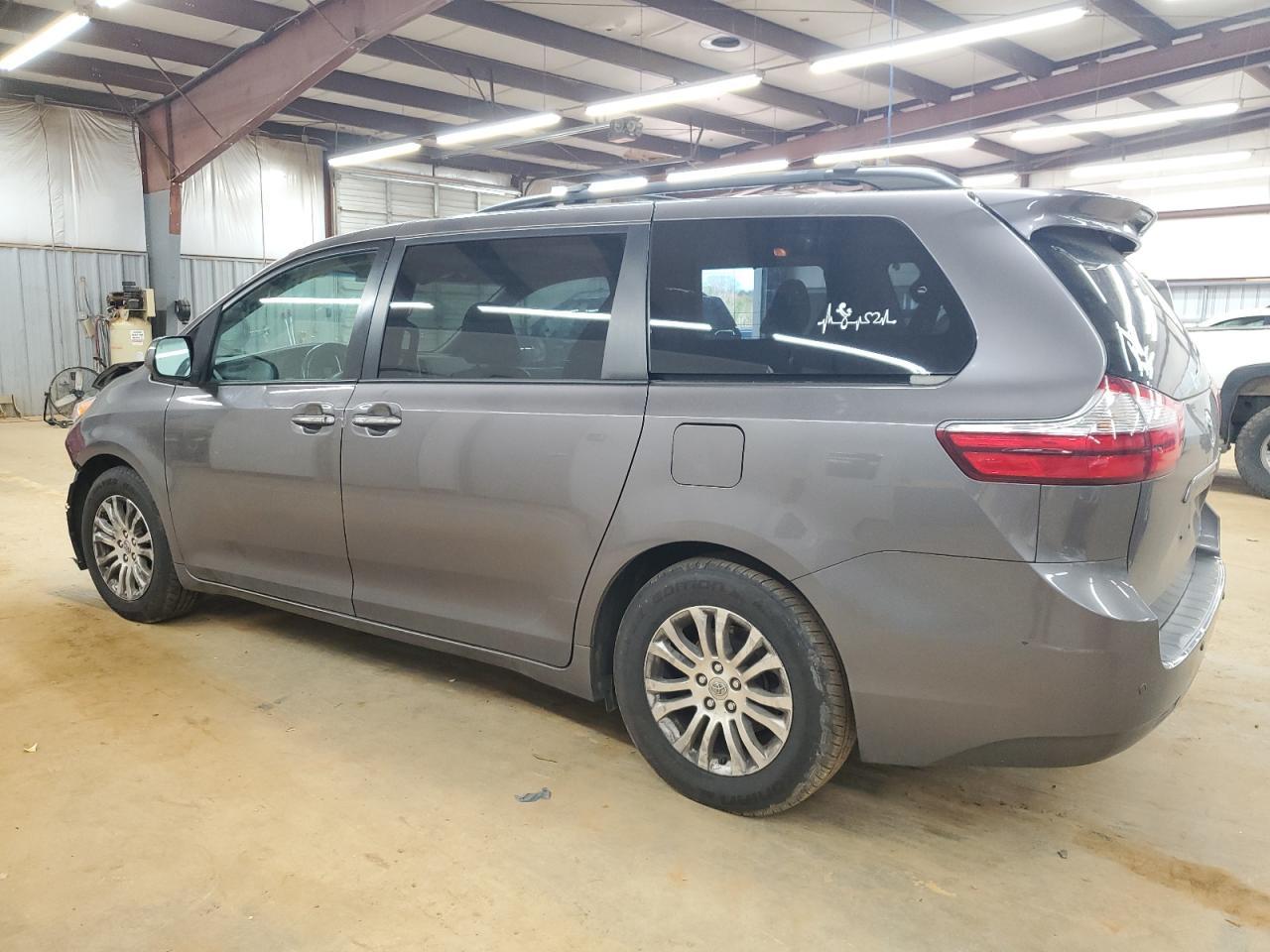 2015 TOYOTA SIENNA XLE - Фото 2