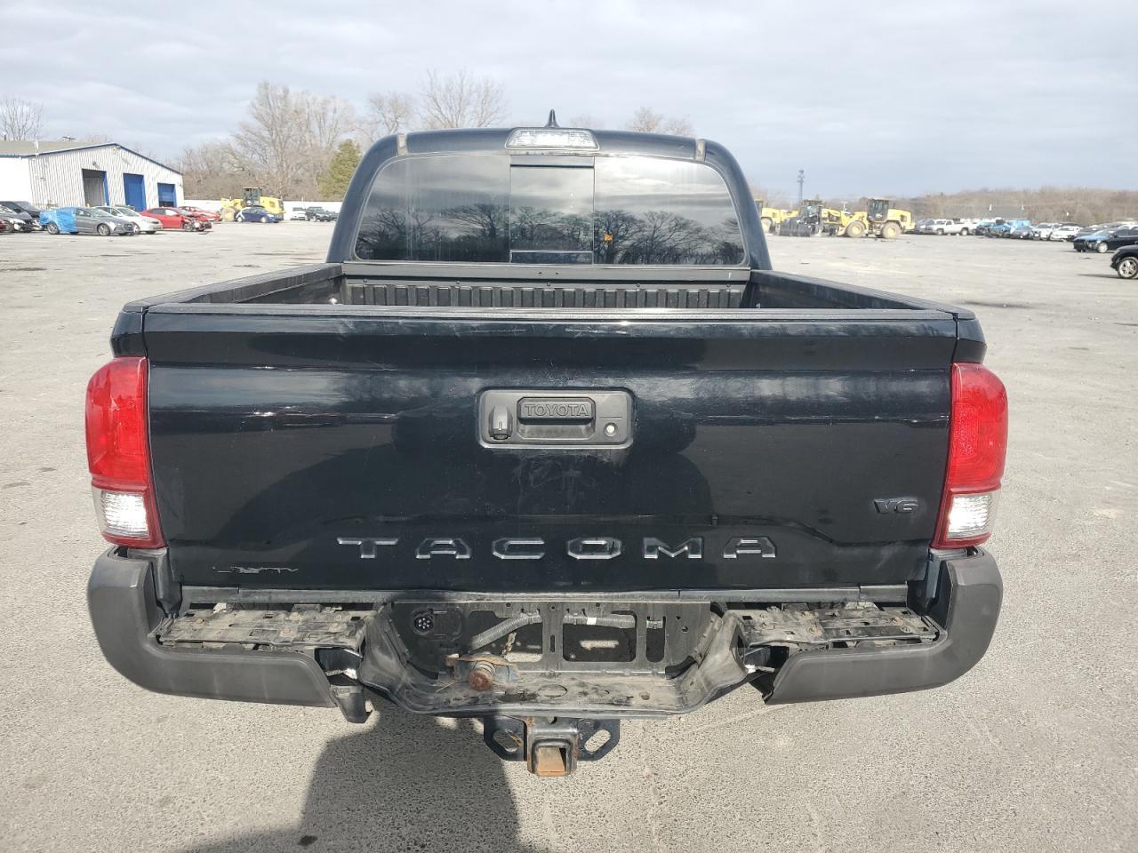 2017 TOYOTA TACOMA DOU - Фото 6
