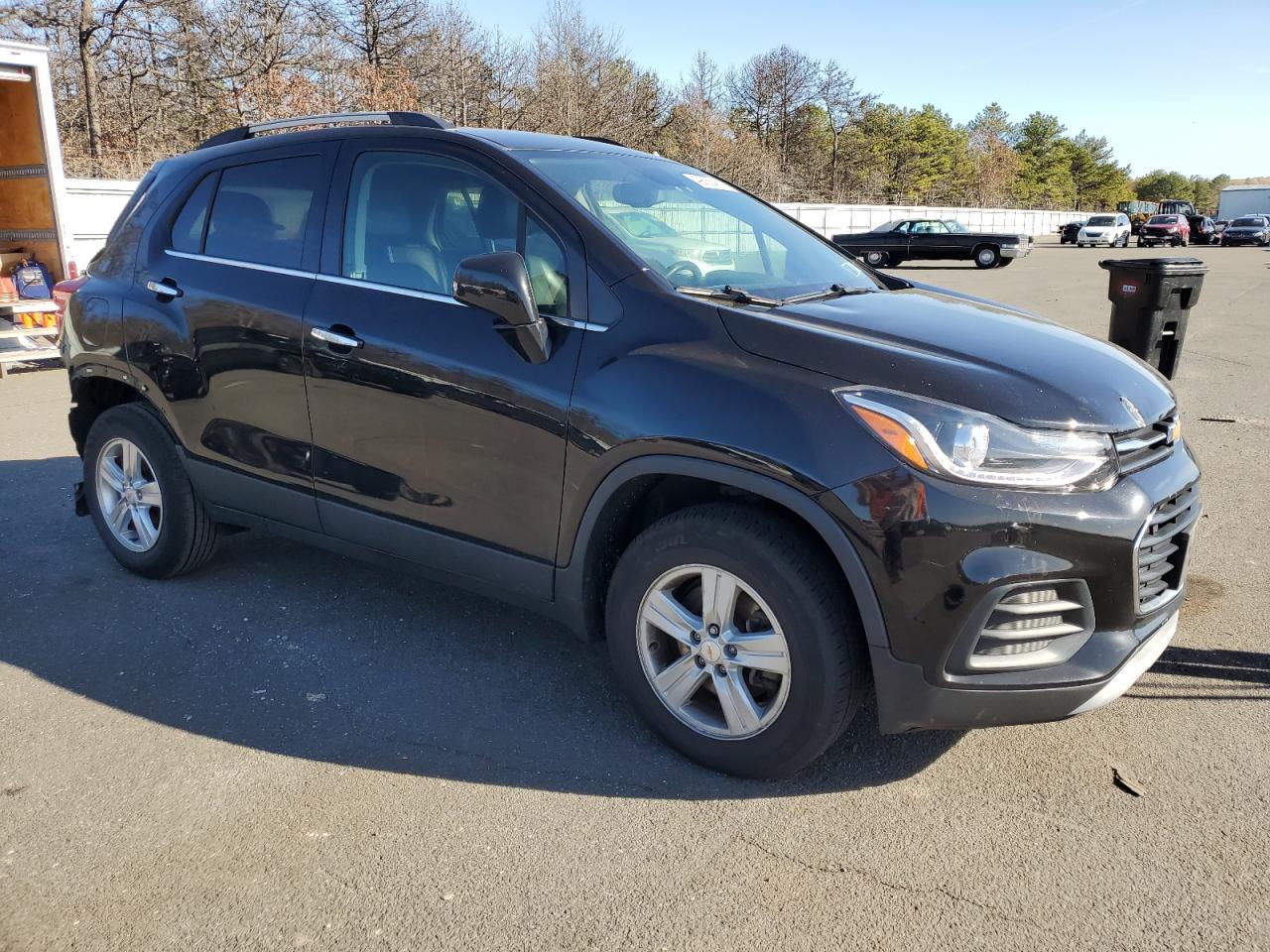 2019 CHEVROLET TRAX 1LT - Image 4