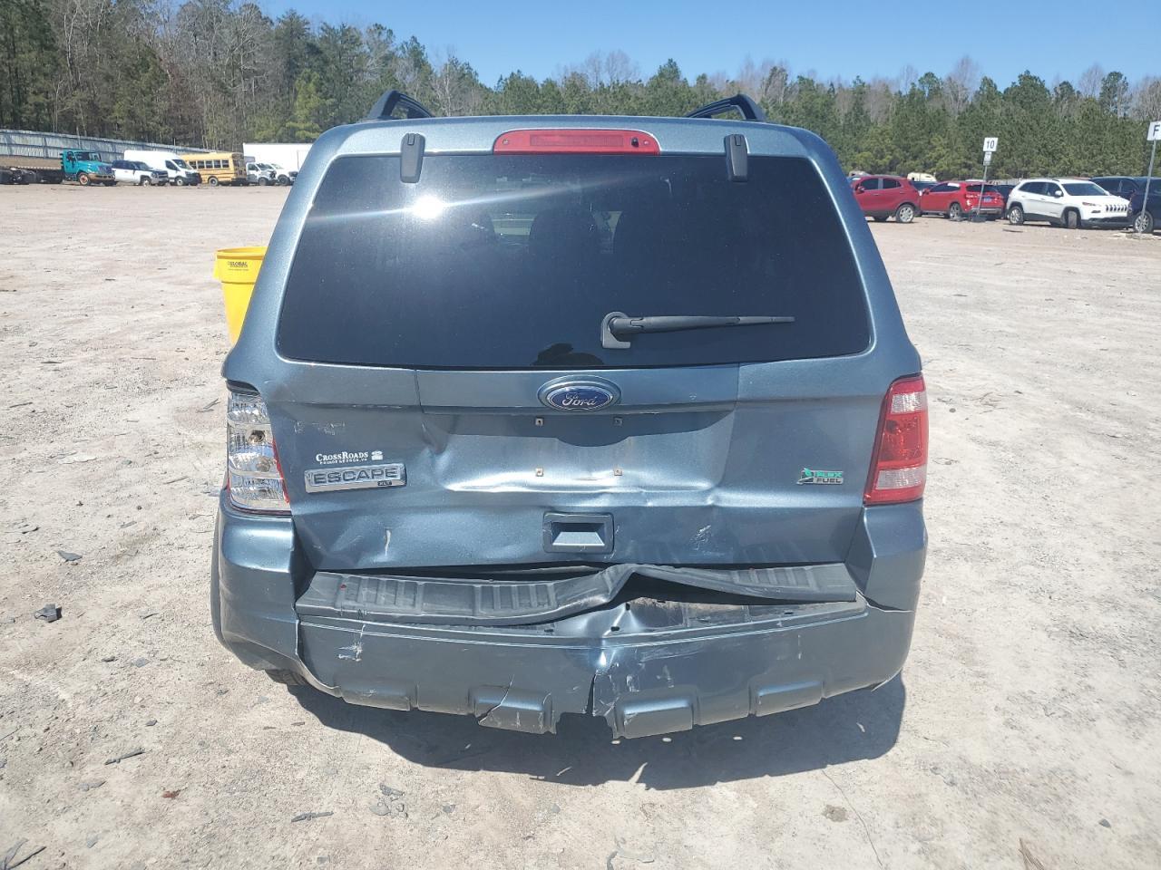2010 FORD ESCAPE XLT - Image 6