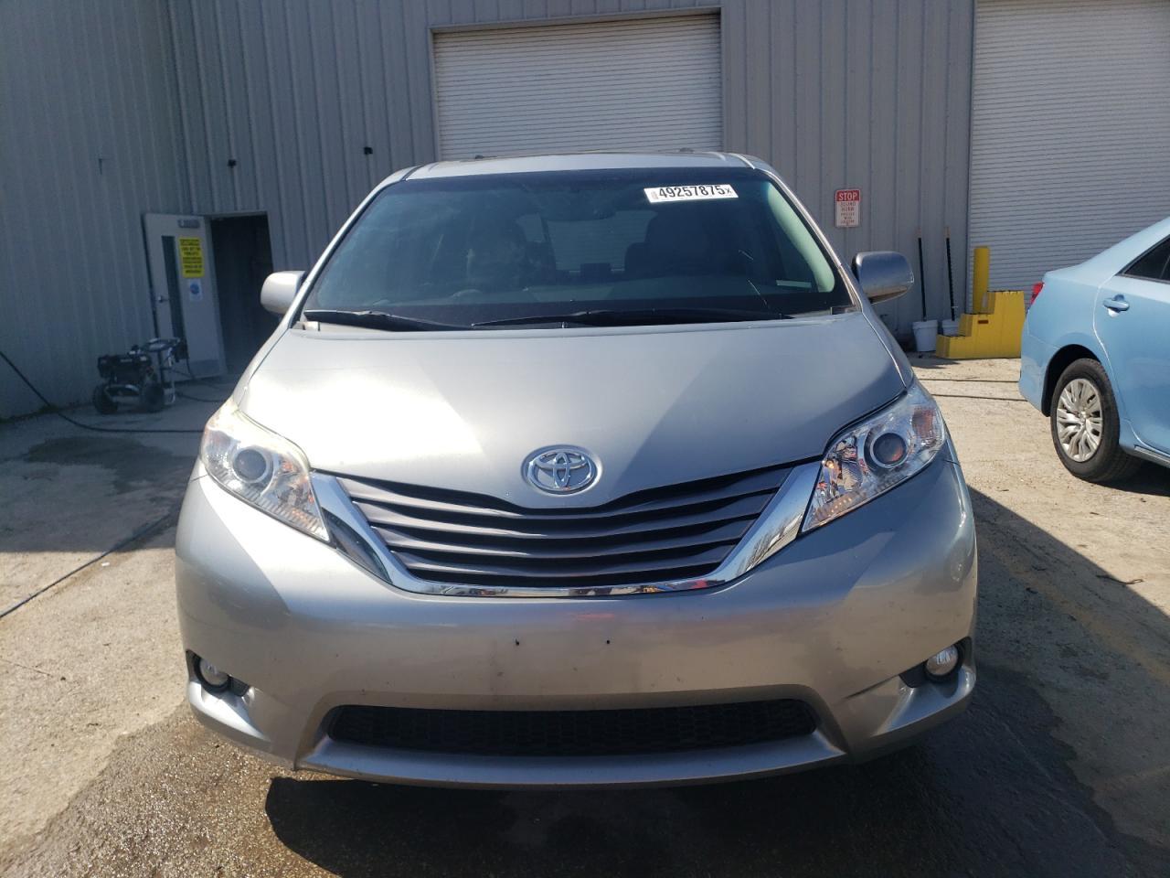2015 TOYOTA SIENNA XLE - Фото 5