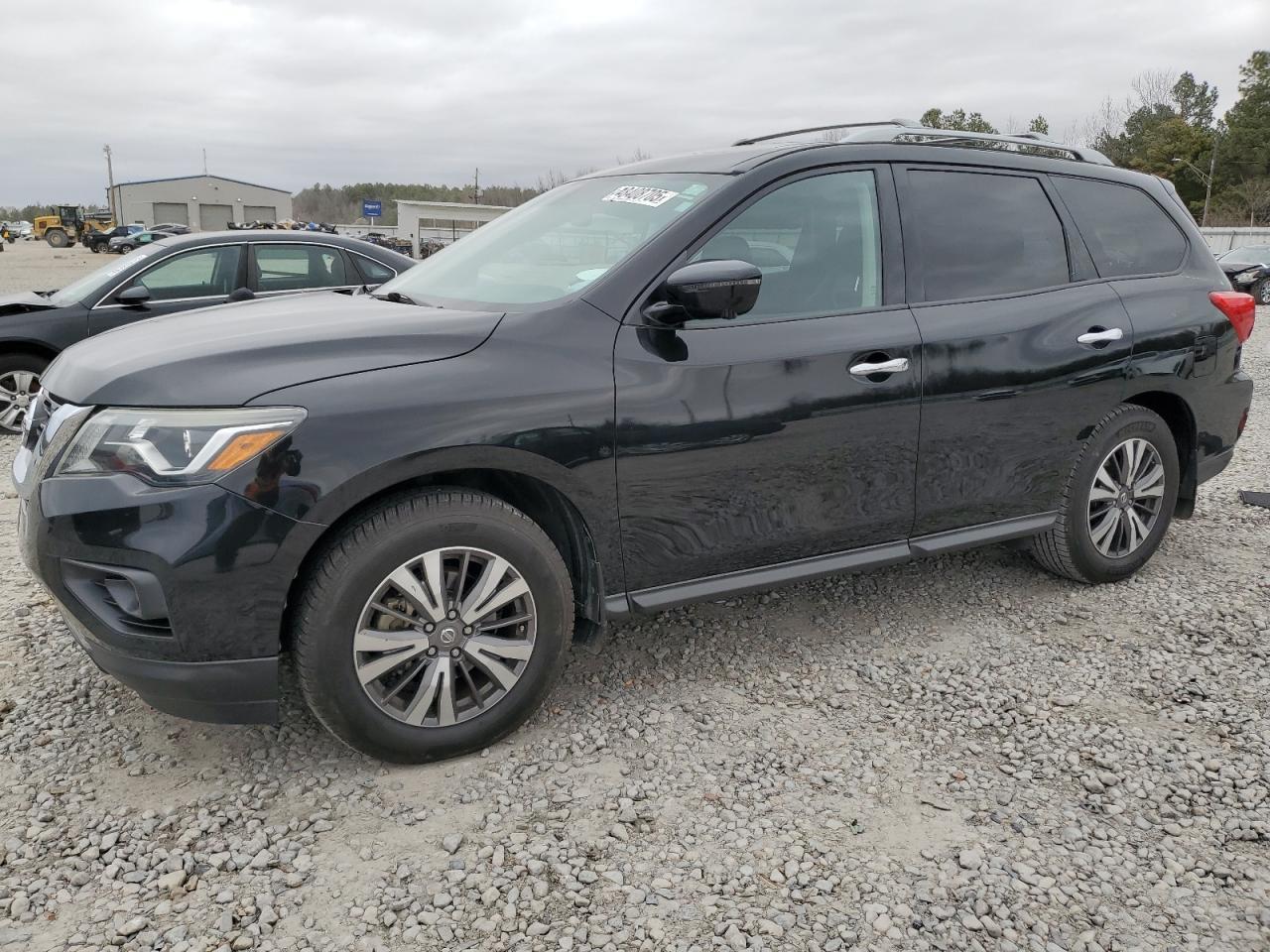 2017 NISSAN PATHFINDER