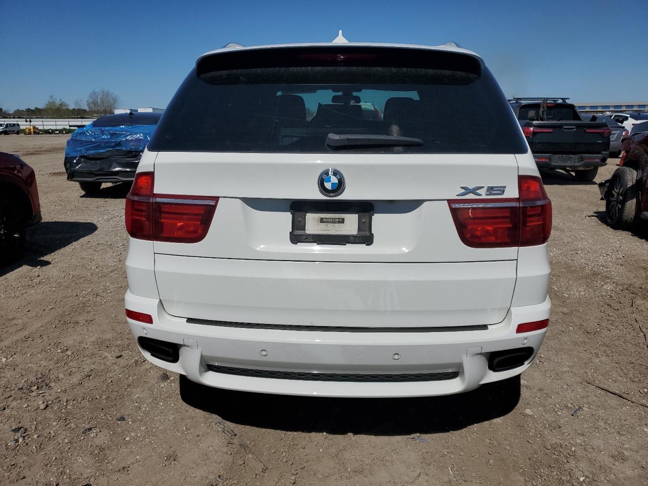 2013 BMW X5 XDRIVE5 - Image 6