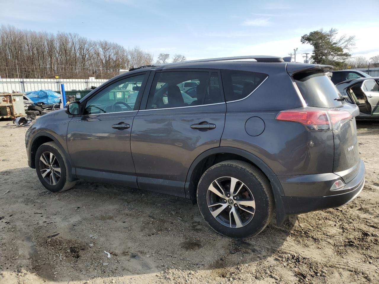 2016 TOYOTA RAV4 XLE - Фото 2