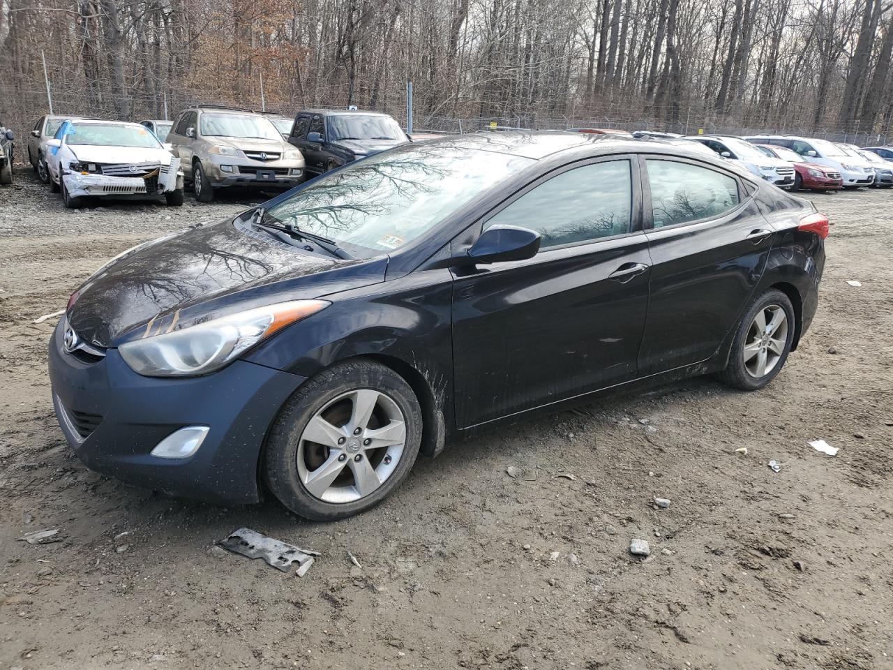 2013 HYUNDAI ELANTRA GL