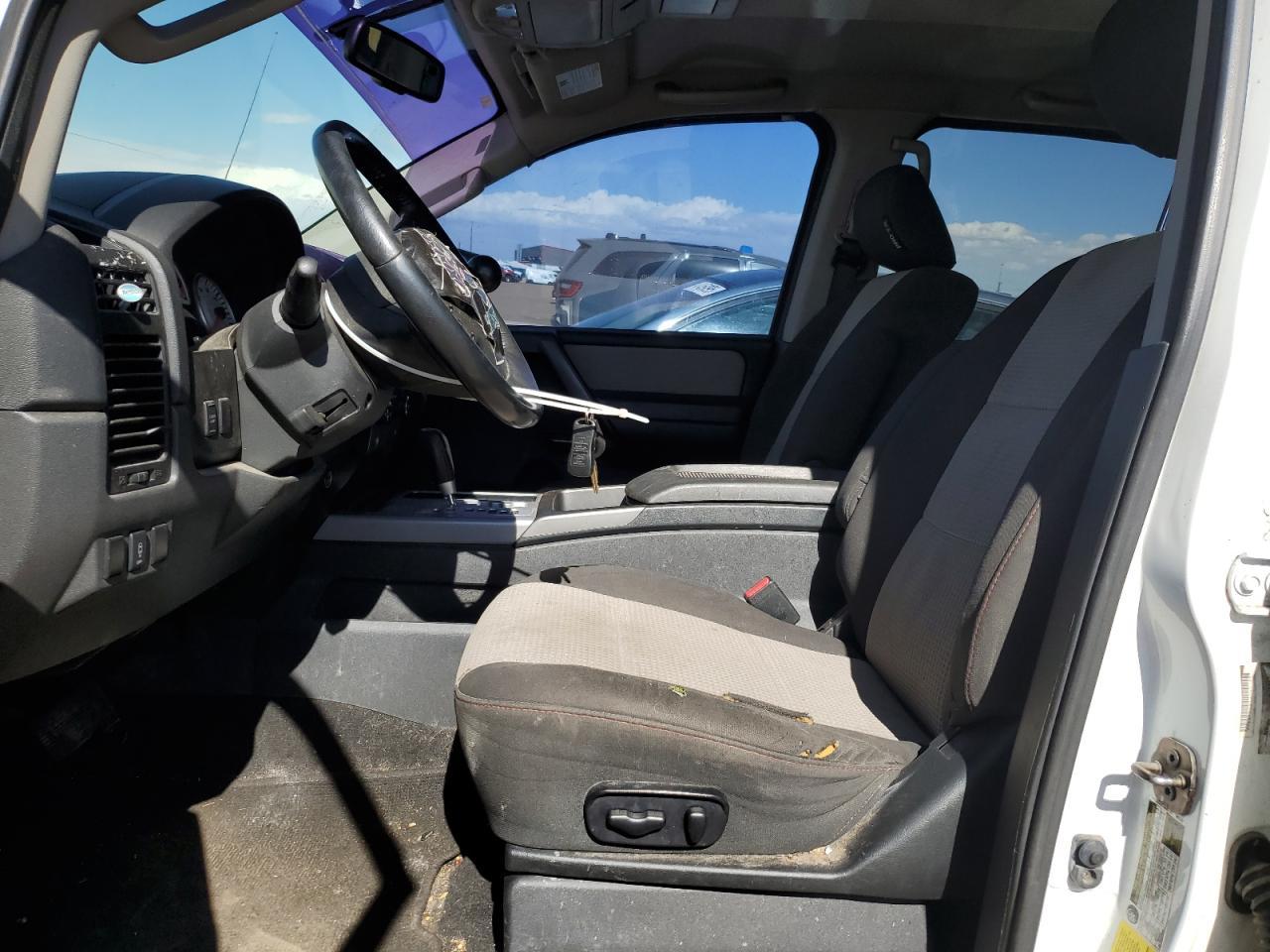 2012 NISSAN TITAN S - Фото 7