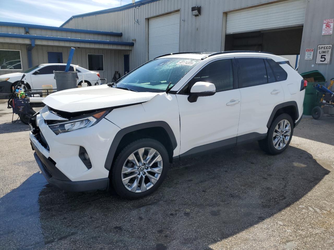2019 TOYOTA RAV4 XLE P