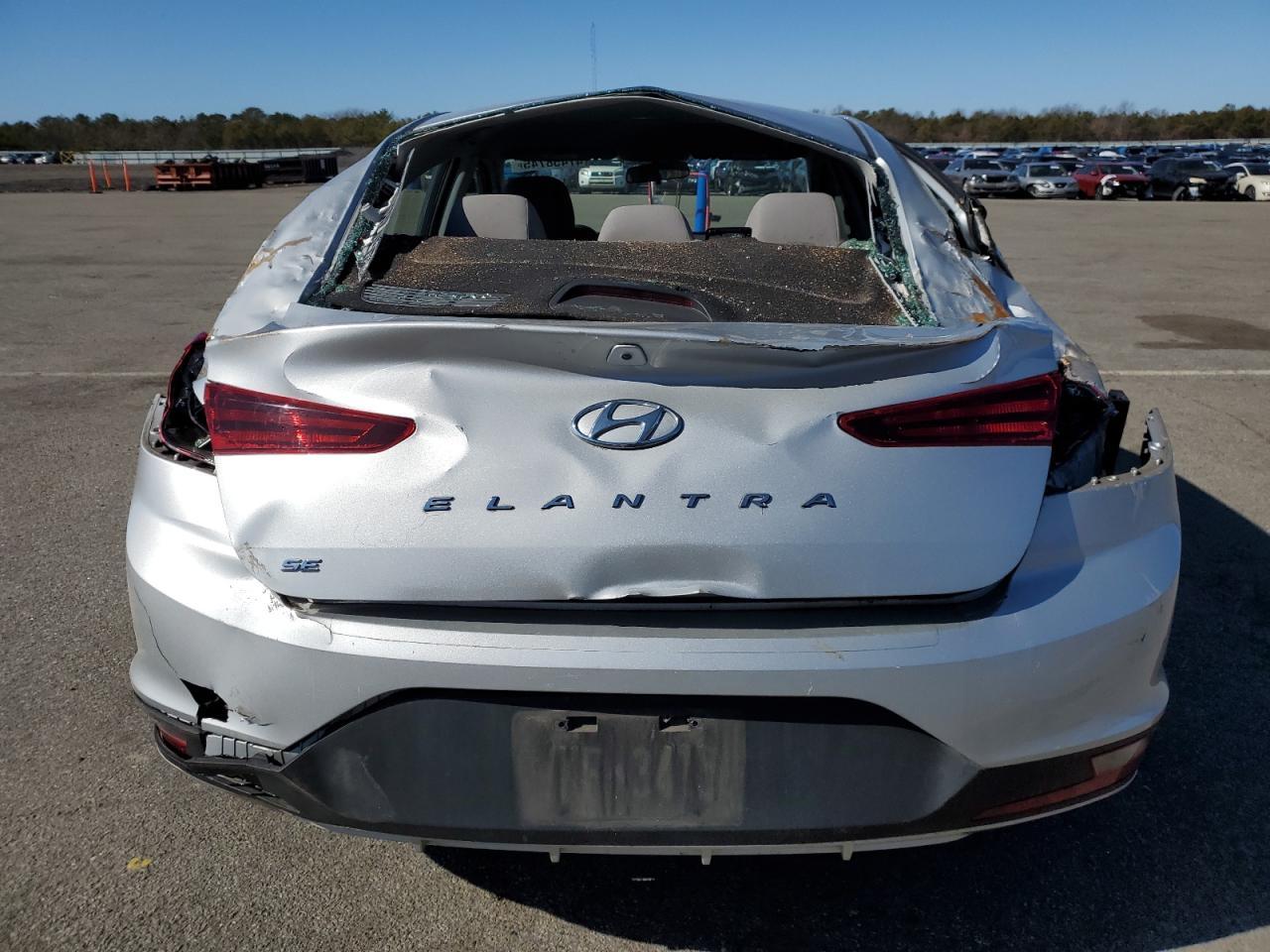 2019 HYUNDAI ELANTRA SE - Фото 6