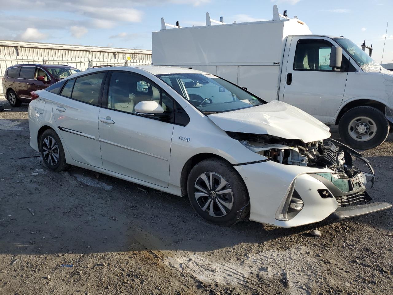 2018 TOYOTA PRIUS PRIM - Image 4