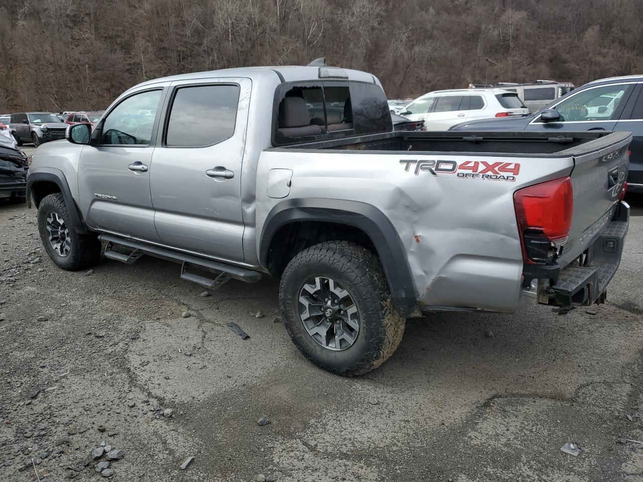2018 TOYOTA TACOMA DOU - Фото 2
