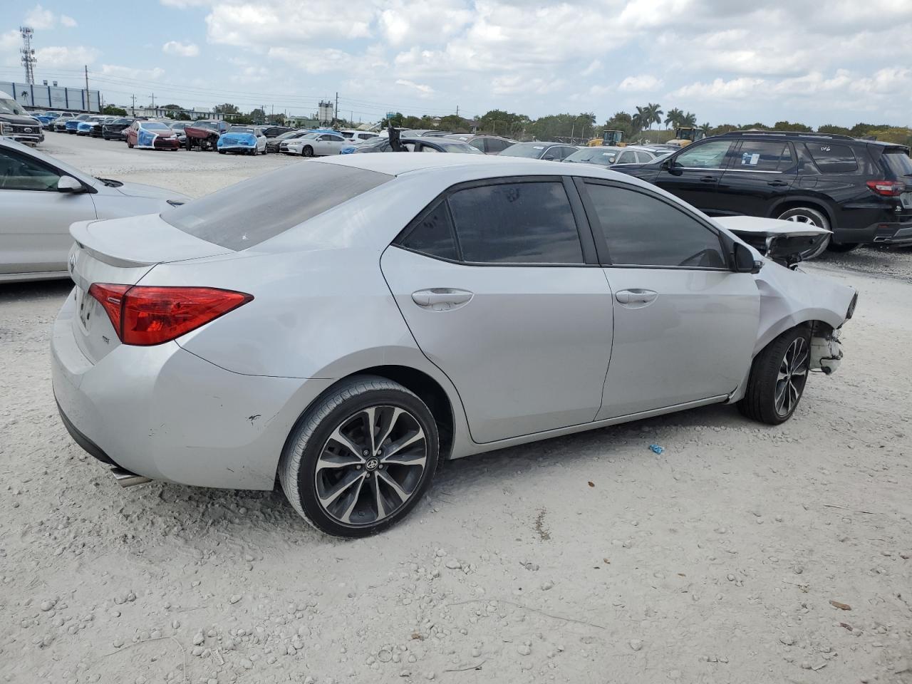 2019 TOYOTA COROLLA L - Image 3