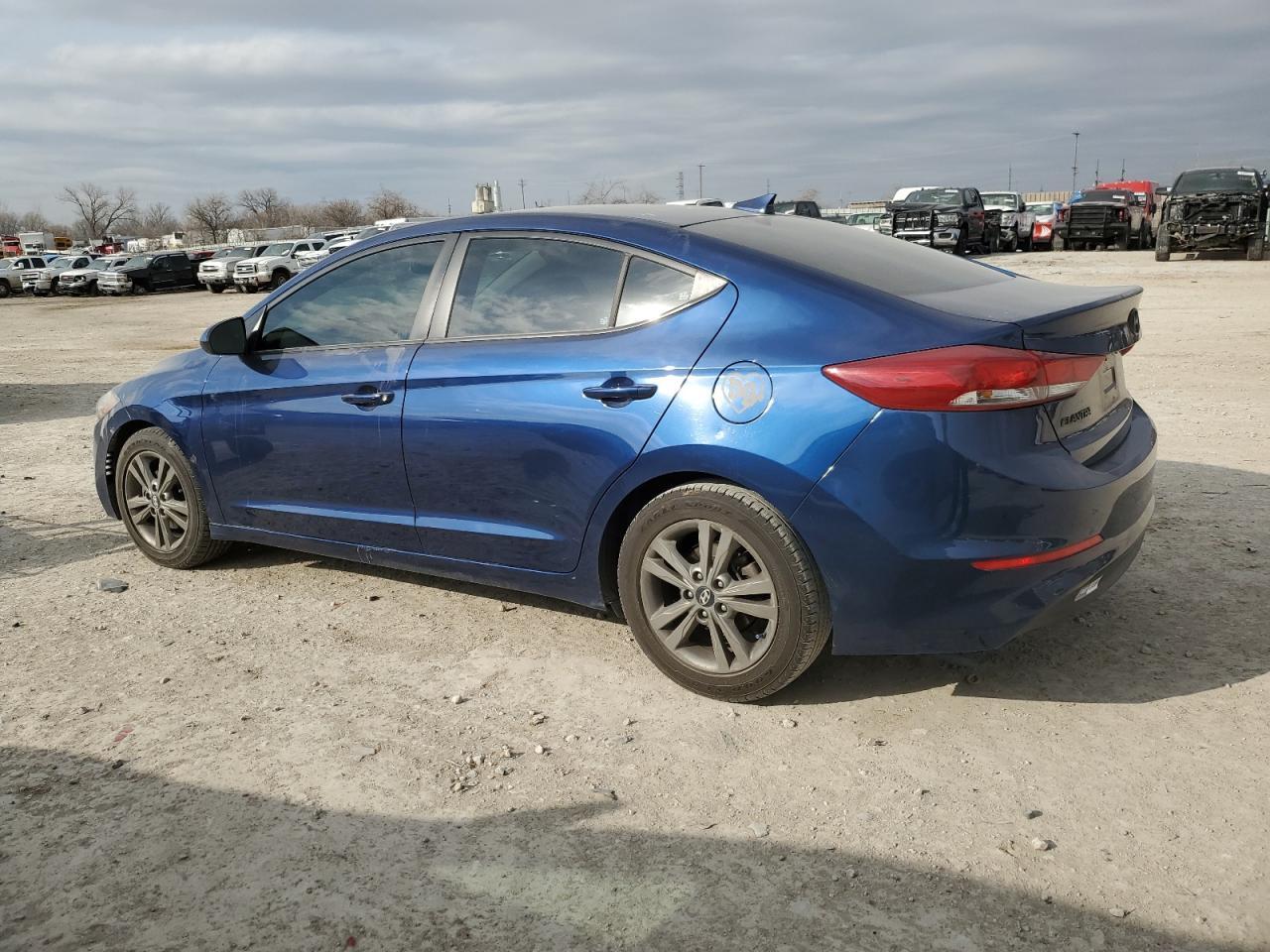 2018 HYUNDAI ELANTRA SE - Image 2