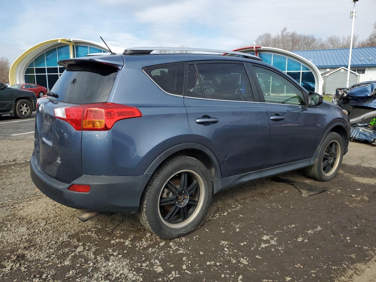 2014 TOYOTA RAV4 LE - Фото 3