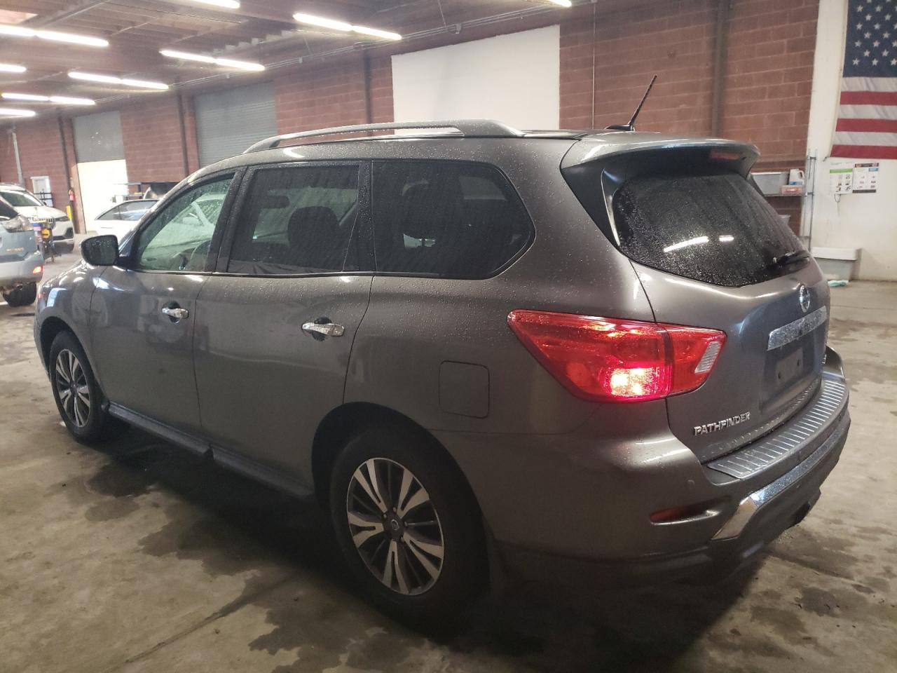 2017 NISSAN PATHFINDER - Image 2