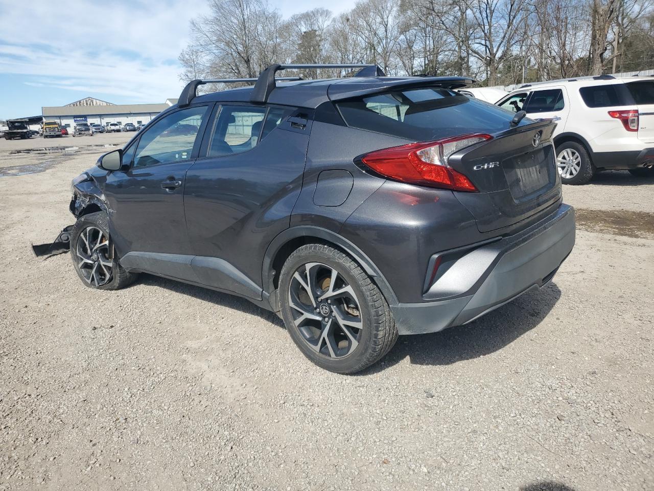 2019 TOYOTA C-HR XLE - Image 2