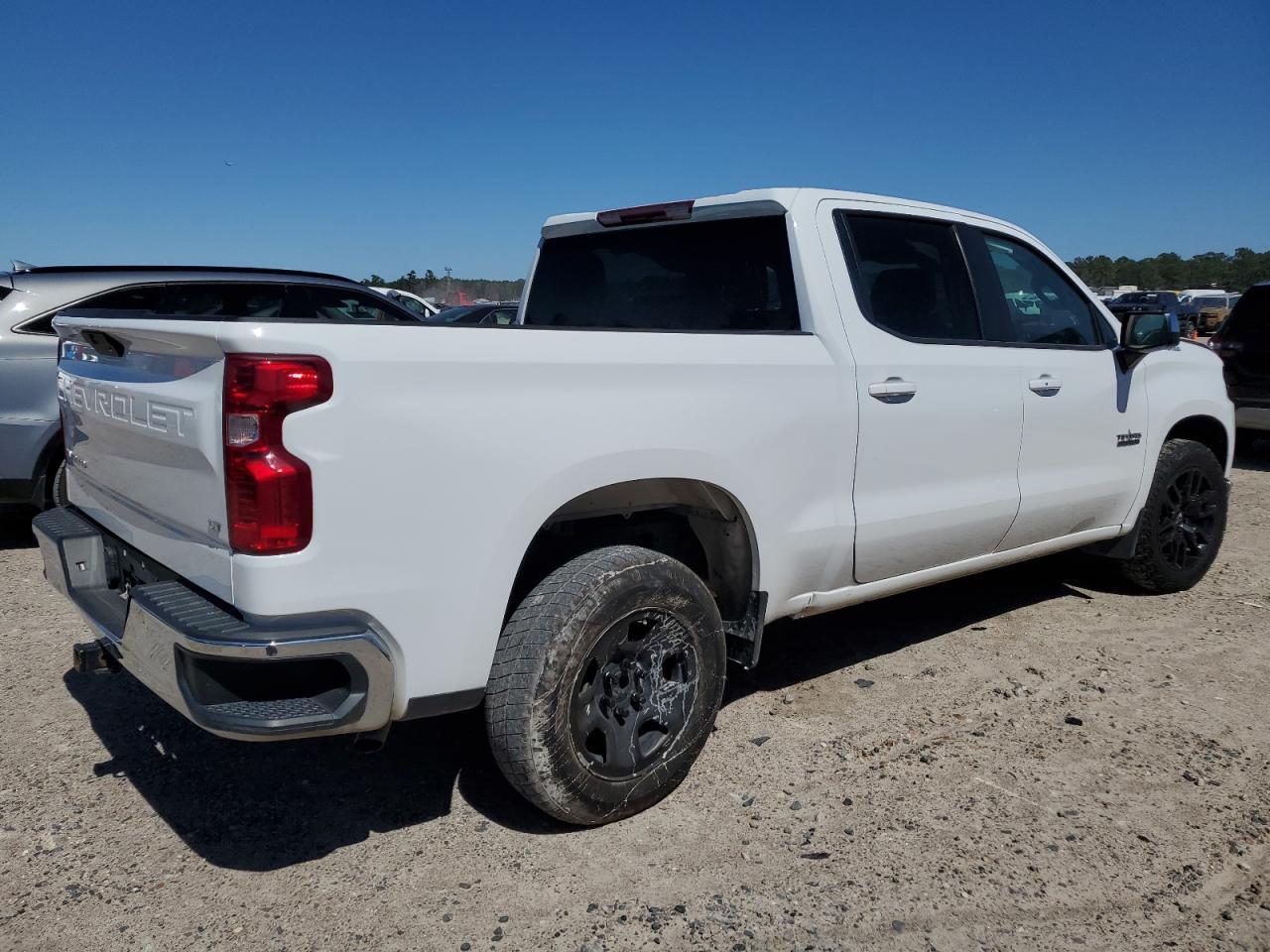 2021 CHEVROLET SILVERADO - Фото 3