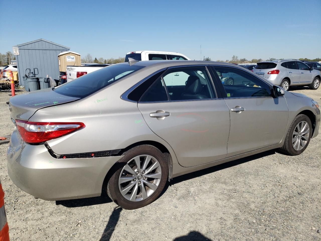 2017 TOYOTA CAMRY LE - Фото 3