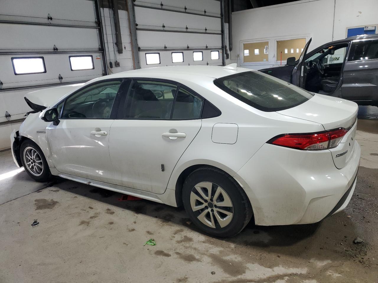 2020 TOYOTA COROLLA LE - Фото 2