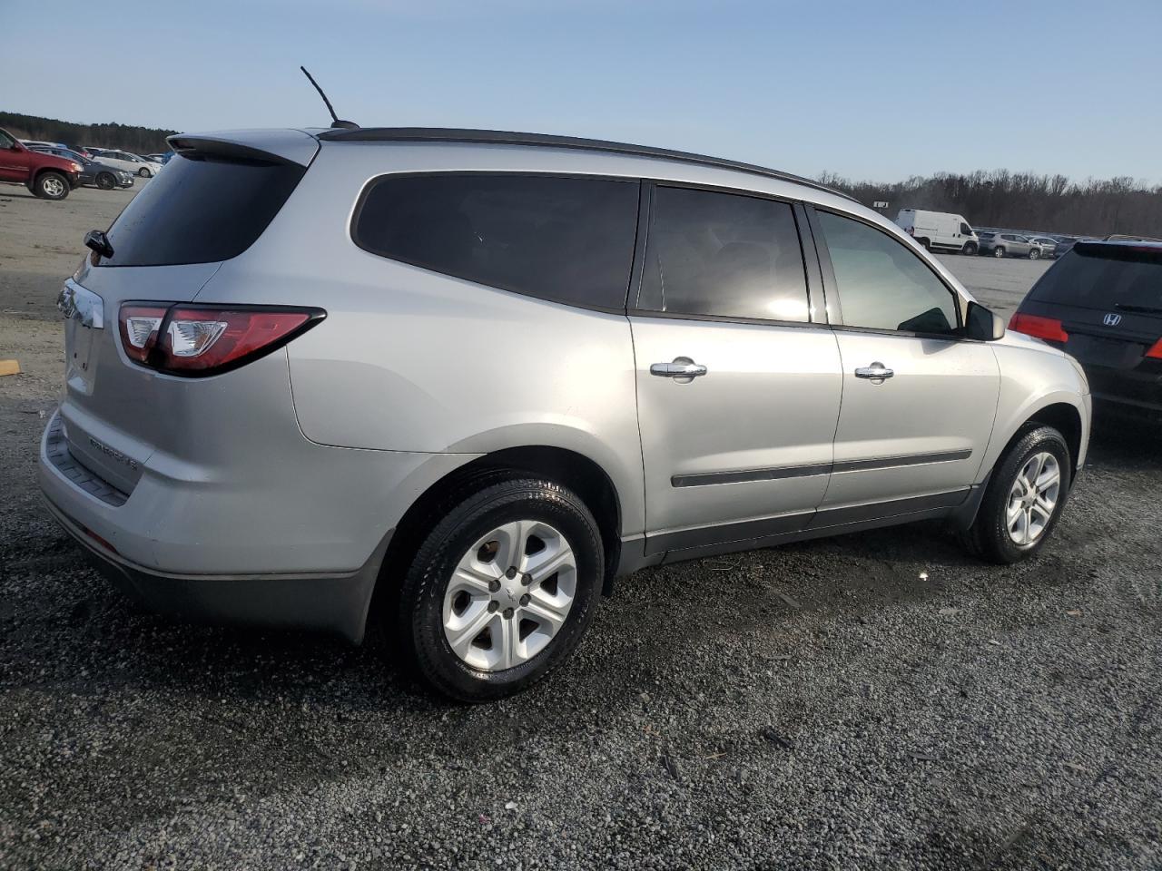 2015 CHEVROLET TRAVERSE L - Image 3