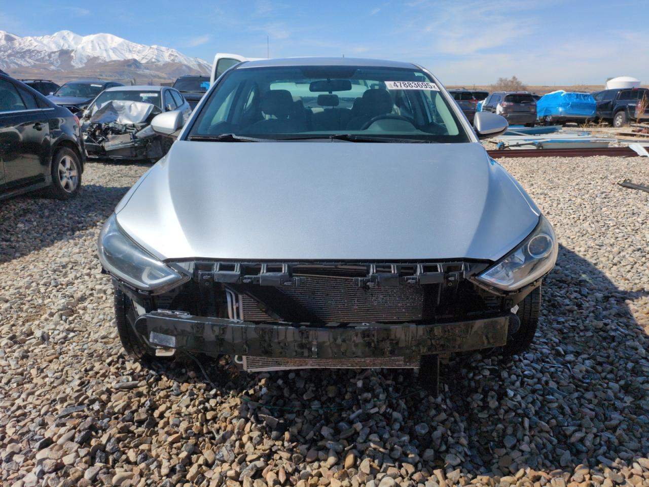 2018 HYUNDAI ELANTRA SE - Image 5