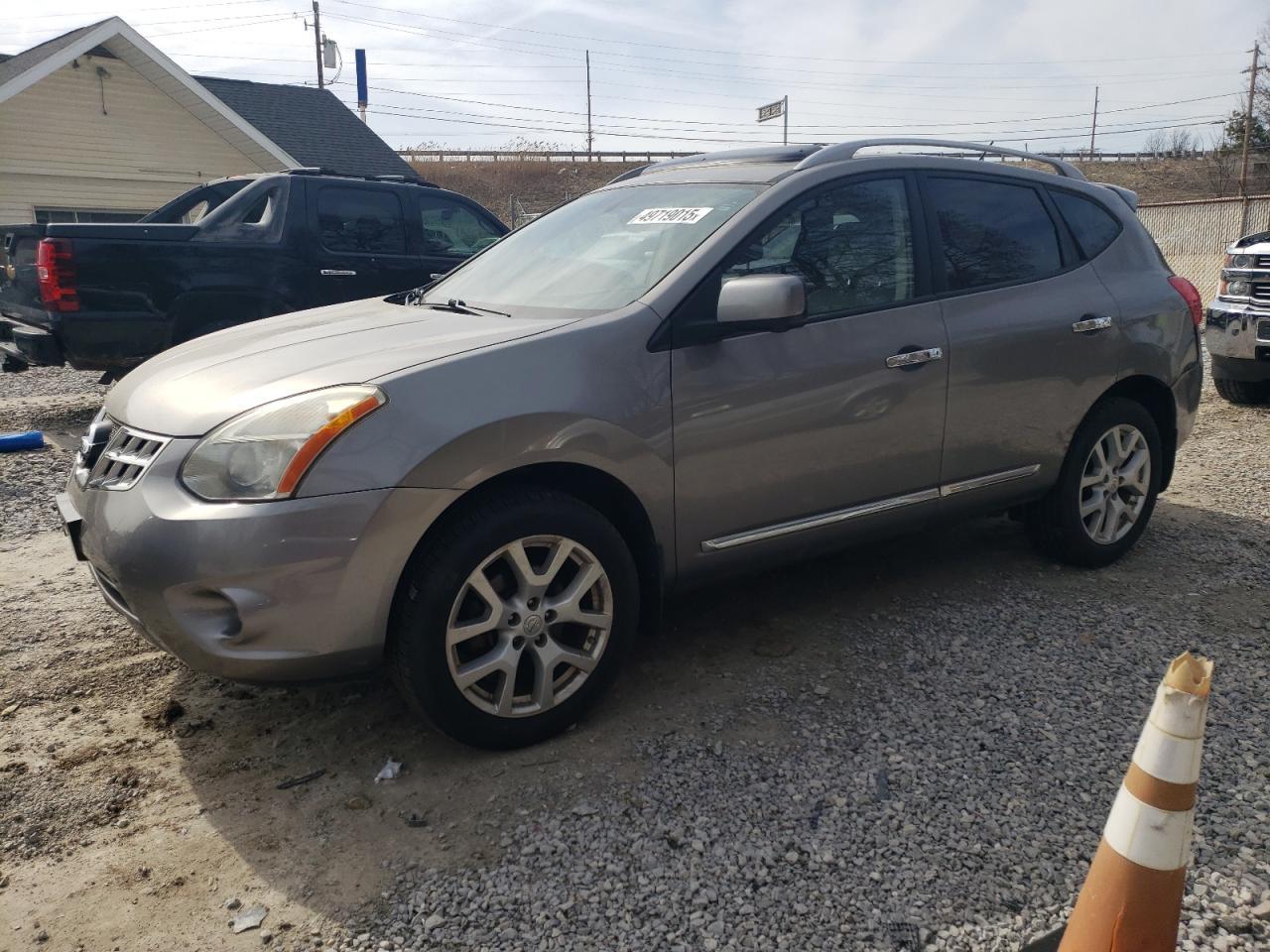 2013 NISSAN ROGUE S