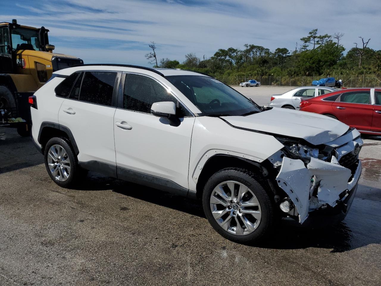 2019 TOYOTA RAV4 XLE P - Image 4