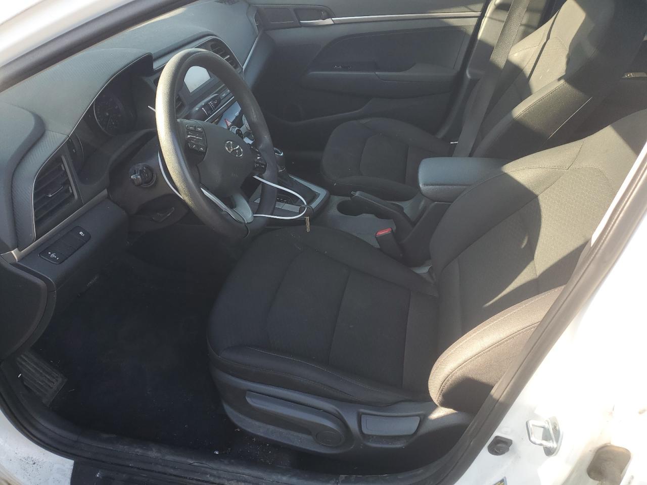 2019 HYUNDAI ELANTRA SE - Фото 7