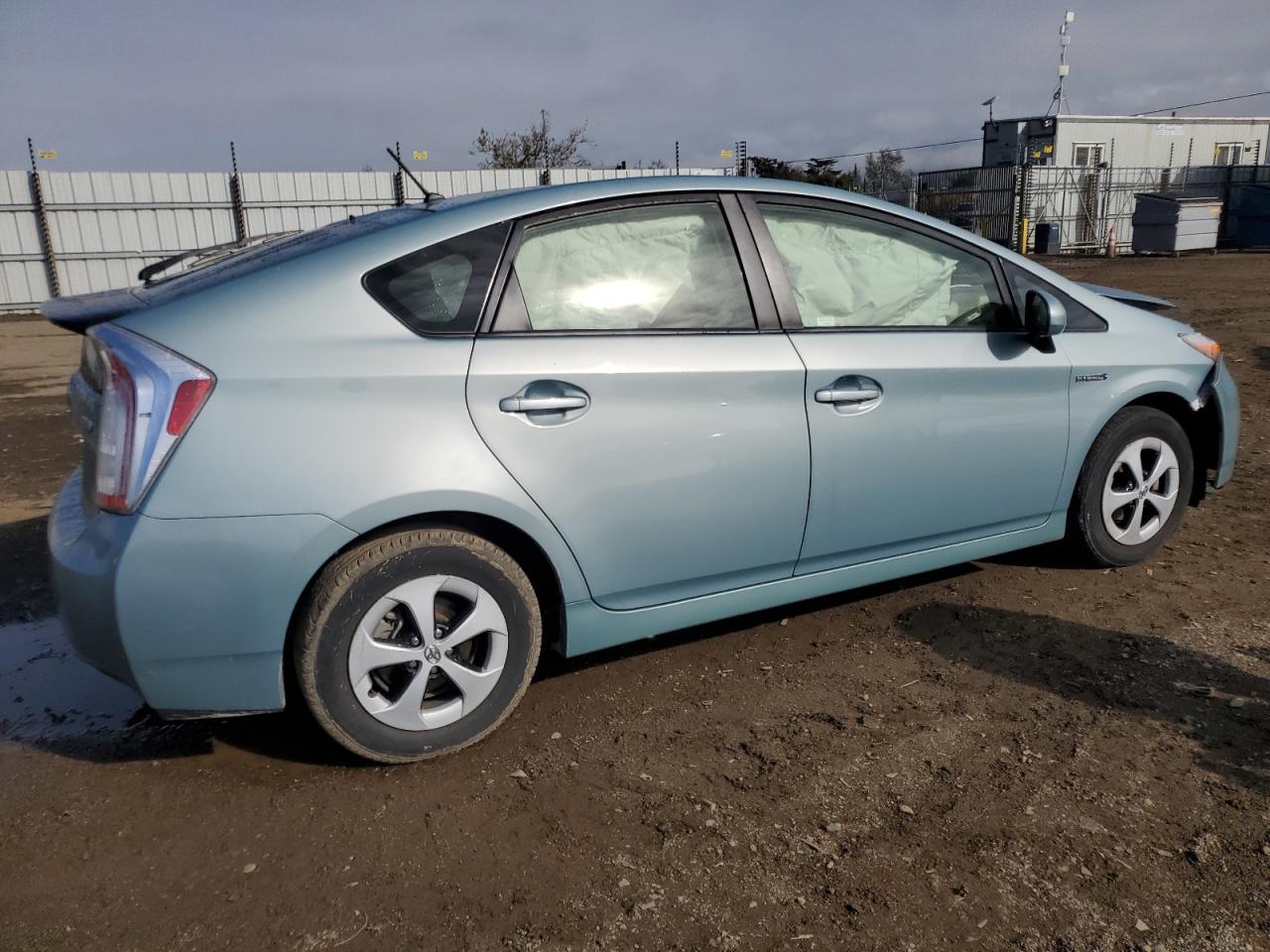 2015 TOYOTA PRIUS - Фото 3