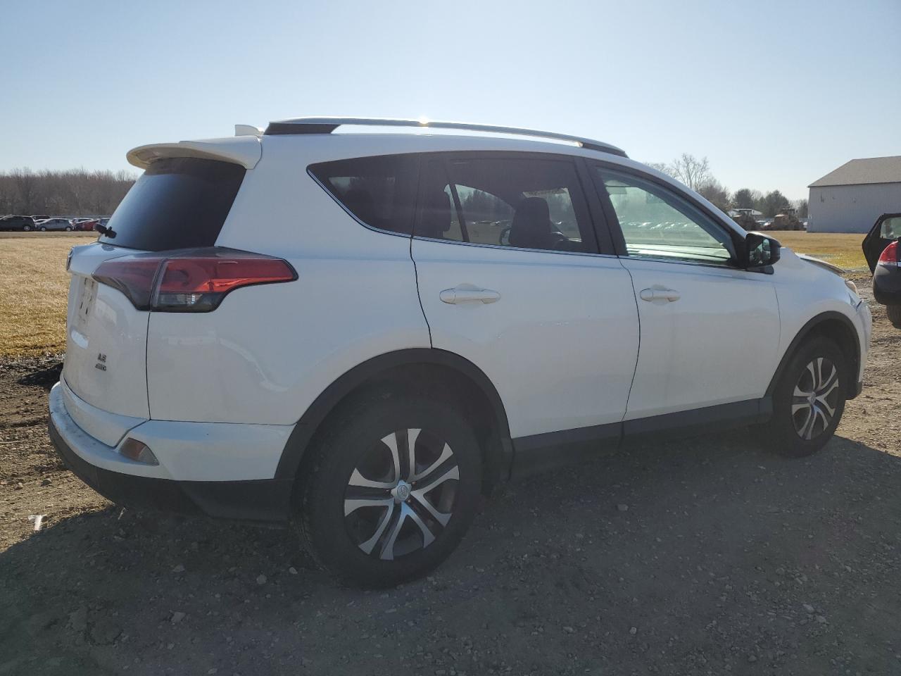 2016 TOYOTA RAV4 LE - Фото 3