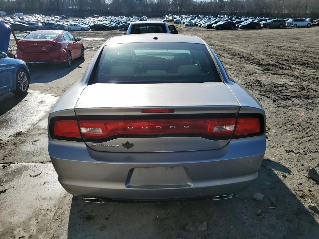 2013 DODGE CHARGER SE - Image 6